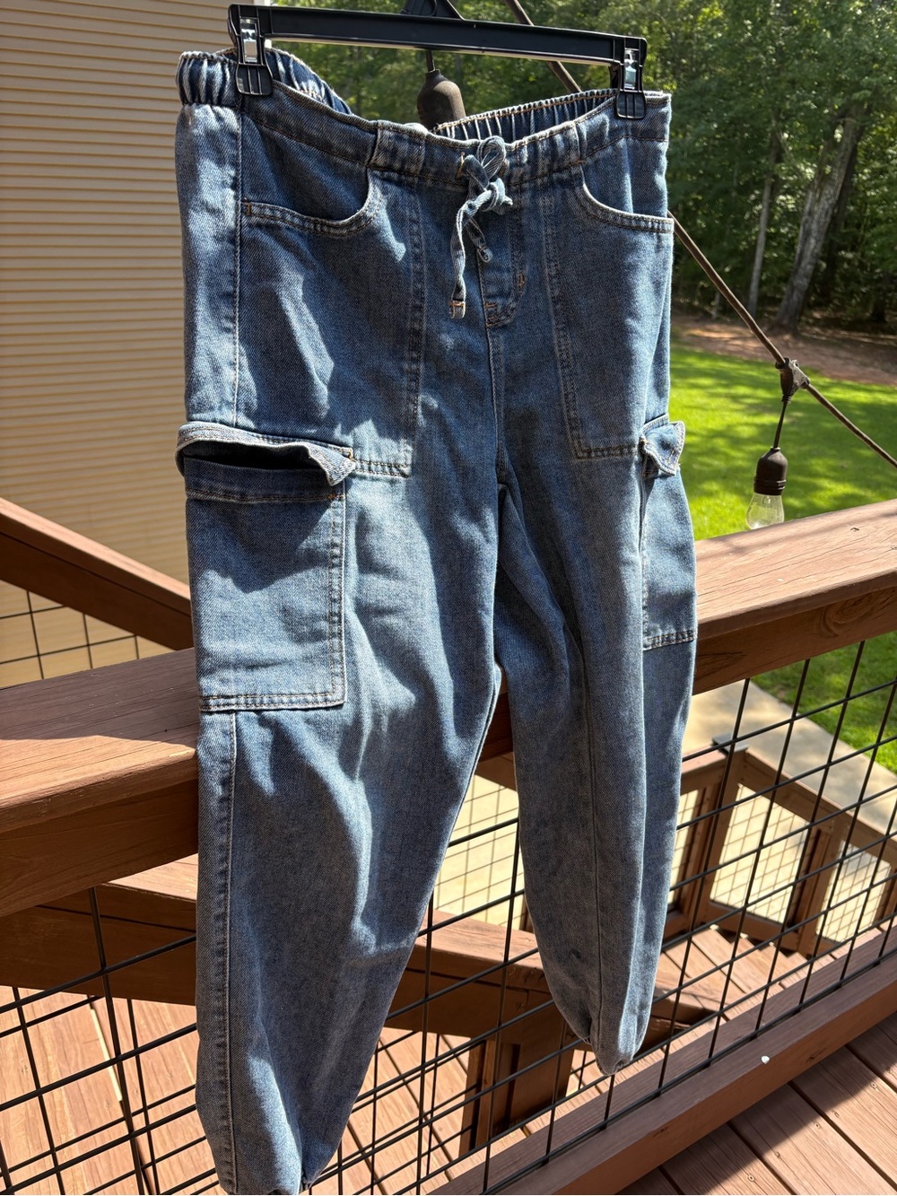 No Boundaries Women’s Relaxed Light Blue Cargo Denim Joggers